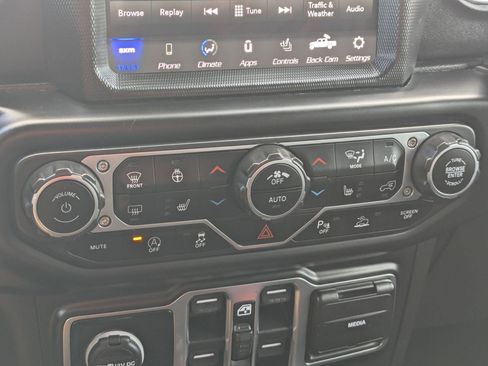 Used 2020 Jeep Gladiator Overland image 19