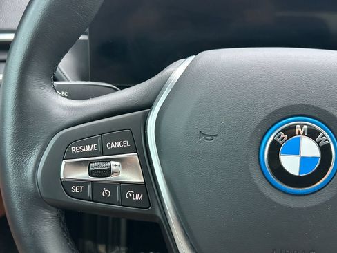 Used 2023 BMW i4 eDrive40 w/ Premium Package RWD image 19