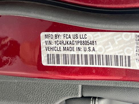 Used 2023 Jeep Grand Cherokee L Laredo w/ Luxury Tech Group I AWD/4WD image 33