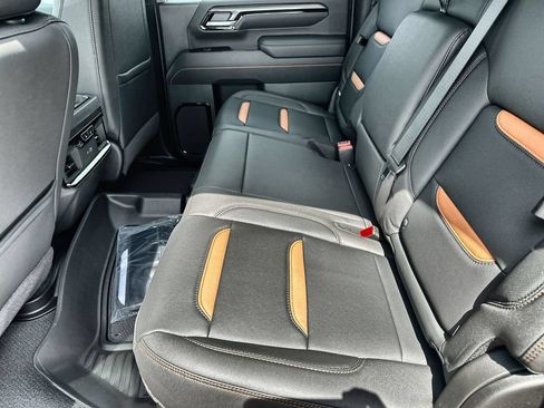 New 2026 GMC Sierra 2500 AT4 w/ AT4 Premium Plus Package AWD/4WD image 16