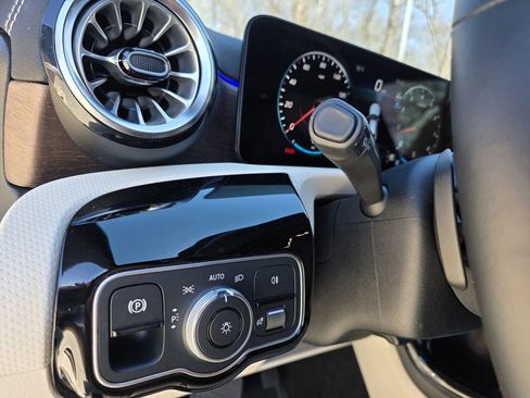 Used 2023 Mercedes-Benz CLA 250 w/ Premium Package image 21