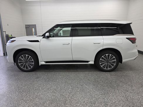 New 2026 INFINITI QX80 Luxe AWD/4WD image 2