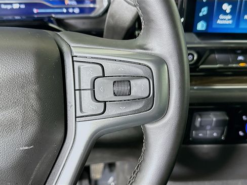 Used 2025 Chevrolet Silverado 1500 LT AWD/4WD image 17