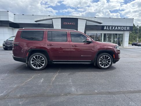 Used 2022 Jeep Wagoneer Series II w/ Premium Group I AWD/4WD image 7