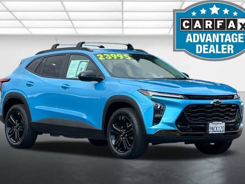 Used 2025 Chevrolet Trax ACTIV w/ Driver Confidence Package image 2