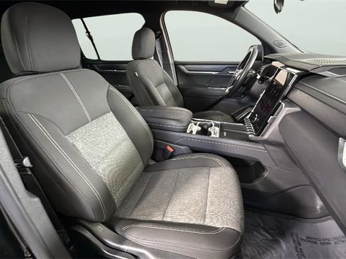 Certified 2025 GMC Acadia Elevation image 32