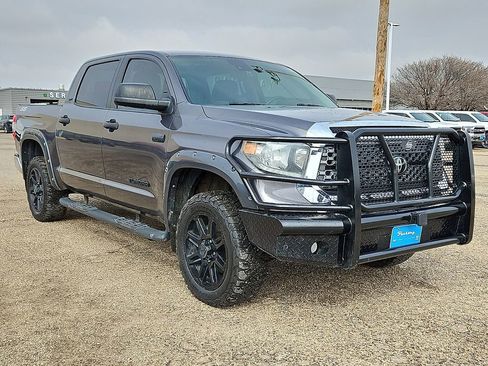 Used 2020 Toyota Tundra SR5 w/ SR5 Leather Package image 4