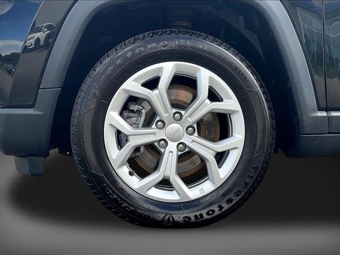 Used 2024 Jeep Compass Latitude AWD/4WD image 33