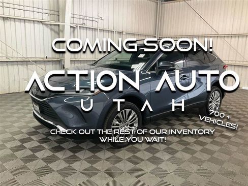 Used 2023 Toyota Venza XLE image 1