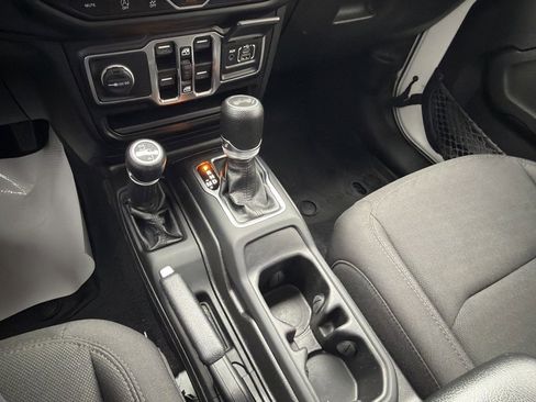 Used 2022 Jeep Wrangler Unlimited Sport image 36