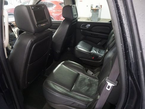 Used 2013 Cadillac Escalade Platinum image 22