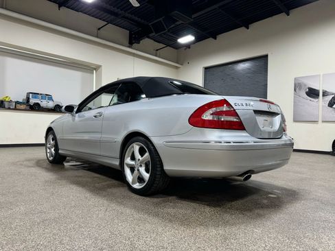 Used 2005 Mercedes-Benz CLK 320 Cabriolet image 30
