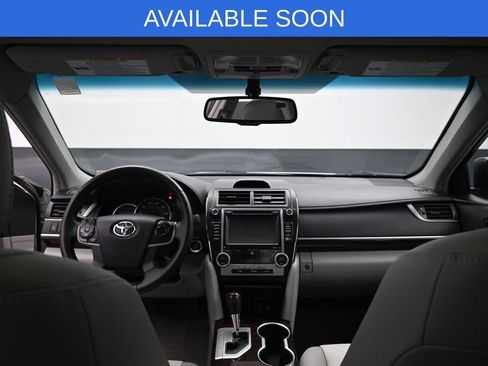 Used 2014 Toyota Camry XLE w/ Leather Package image 28