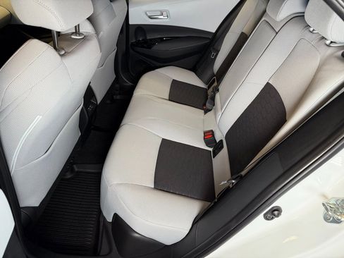 Used 2023 Toyota Corolla SE image 19