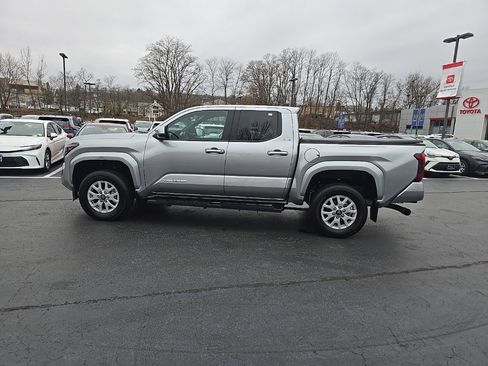Certified 2024 Toyota Tacoma SR5 image 3