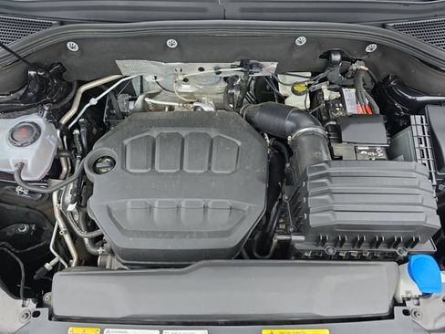 Used 2025 Volkswagen Atlas Cross Sport SE image 33