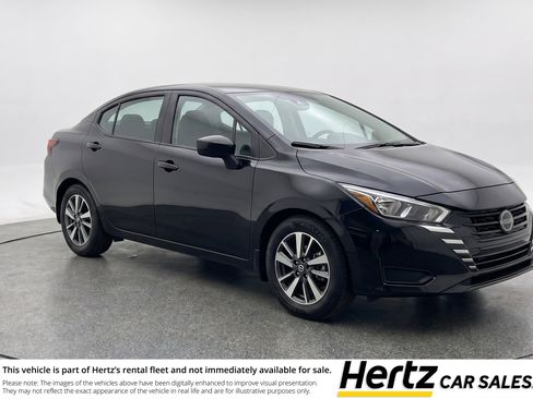 Used 2025 Nissan Versa SV image 1
