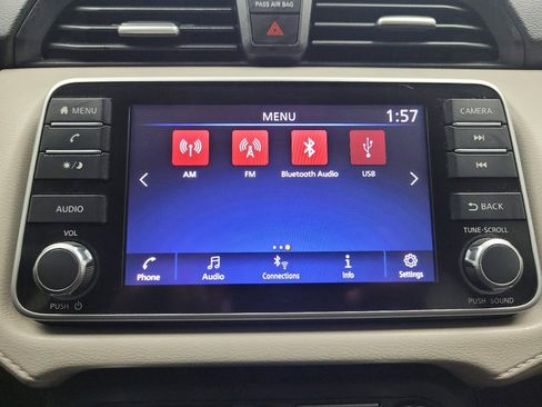 Used 2021 Nissan Versa SV FWD image 25