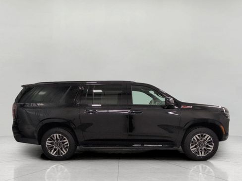 Used 2025 Chevrolet Suburban Z71 AWD/4WD image 12