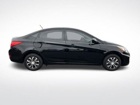 Used 2017 Hyundai Accent SE image 5