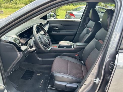 Used 2025 Nissan Kicks SR FWD image 26