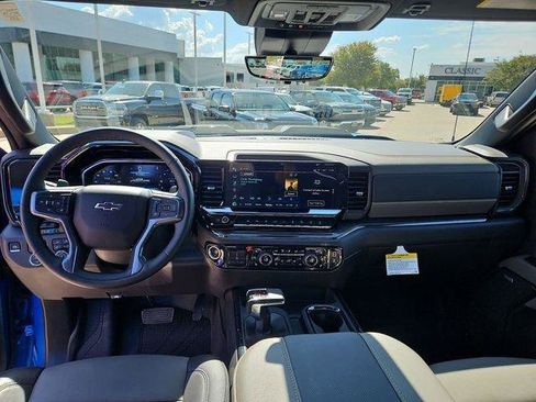 Used 2025 Chevrolet Silverado 1500 ZR2 w/ Technology Package AWD/4WD image 21