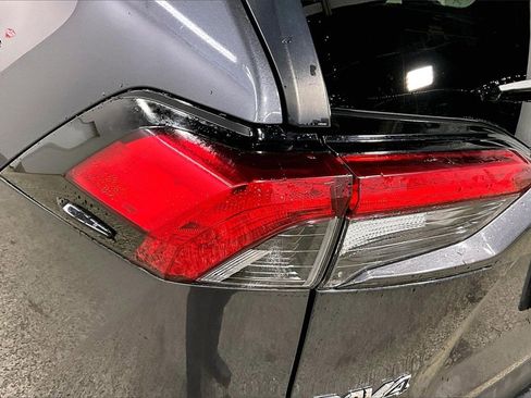 Used 2019 Toyota RAV4 LE image 23