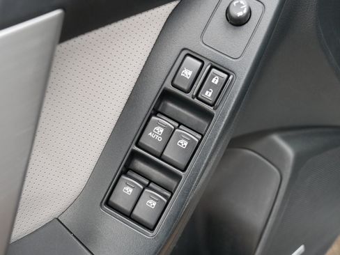 Used 2015 Subaru Forester 2.5i Limited image 19