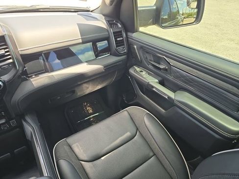 Used 2025 RAM 1500 Limited AWD/4WD image 12