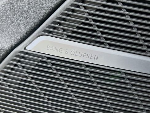 Used 2024 Audi Q8 Premium Plus w/ Premium Plus Package image 21