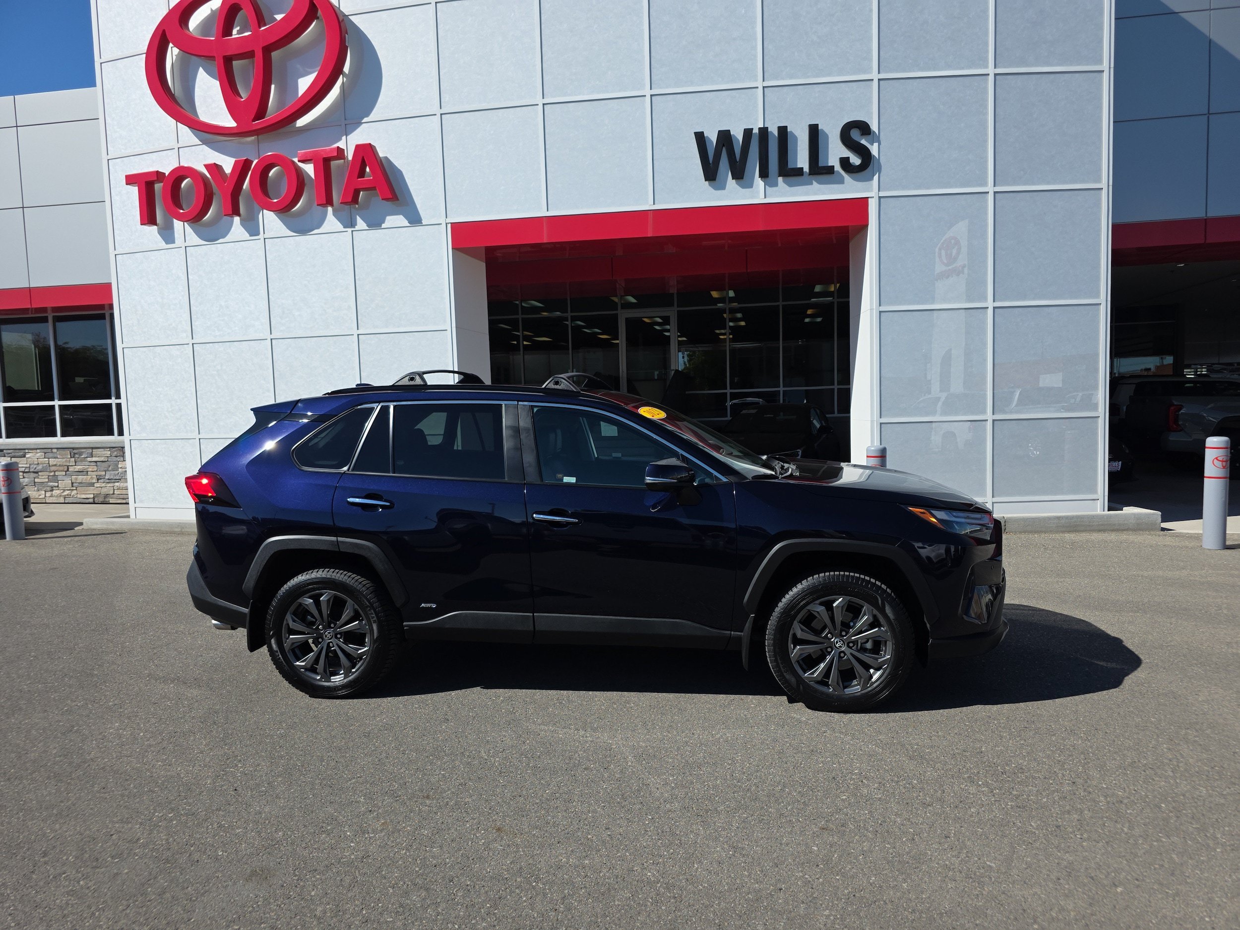 Used 2023 Toyota RAV4 Limited AWD/4WD image 1