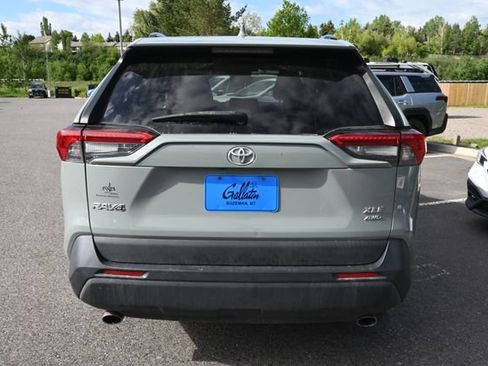 Used 2020 Toyota RAV4 XLE AWD/4WD image 4