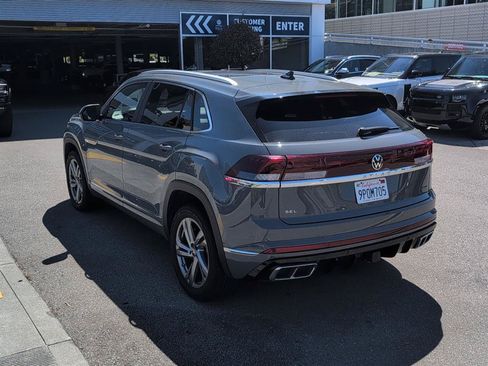 Used 2024 Volkswagen Atlas Cross Sport SEL R-Line AWD/4WD image 9