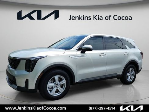 New 2026 Kia Sorento LX FWD image 10