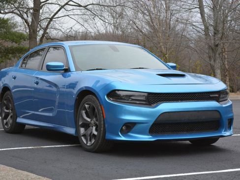 Used 2018 Dodge Charger SXT Plus RWD image 3