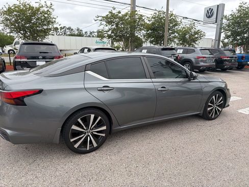 Used 2019 Nissan Altima 2.5 SR w/ SR Premium Package FWD image 14
