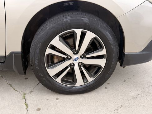 Used 2018 Subaru Outback 2.5i Limited AWD/4WD image 11