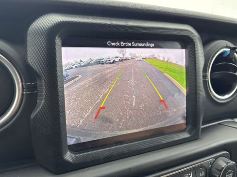 Used 2018 Jeep Wrangler Unlimited Sahara w/ Dual Top Group image 23