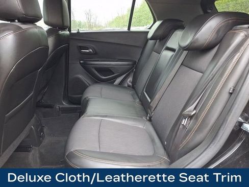 Used 2021 Chevrolet Trax LT AWD/4WD image 19
