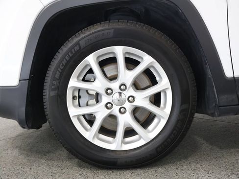 Used 2015 Jeep Cherokee Latitude FWD image 5