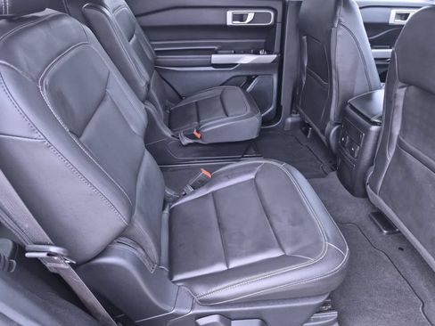 Used 2023 Ford Explorer XLT w/ Equipment Group 202A AWD/4WD image 20
