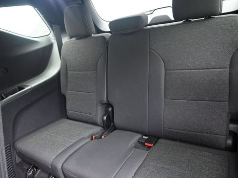 Used 2024 Chevrolet Traverse LS FWD image 16