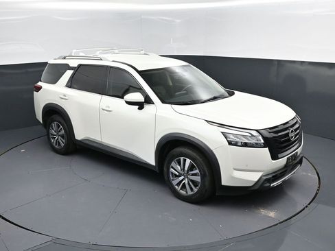 Used 2023 Nissan Pathfinder SL w/ Lighting Package (N92) image 40