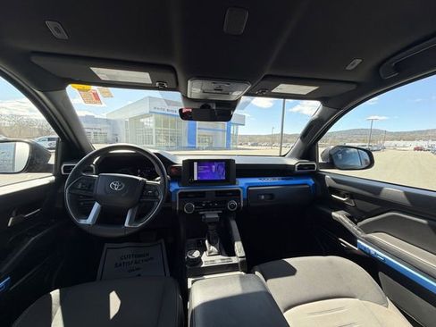 Used 2024 Toyota Tacoma TRD Off-Road image 21