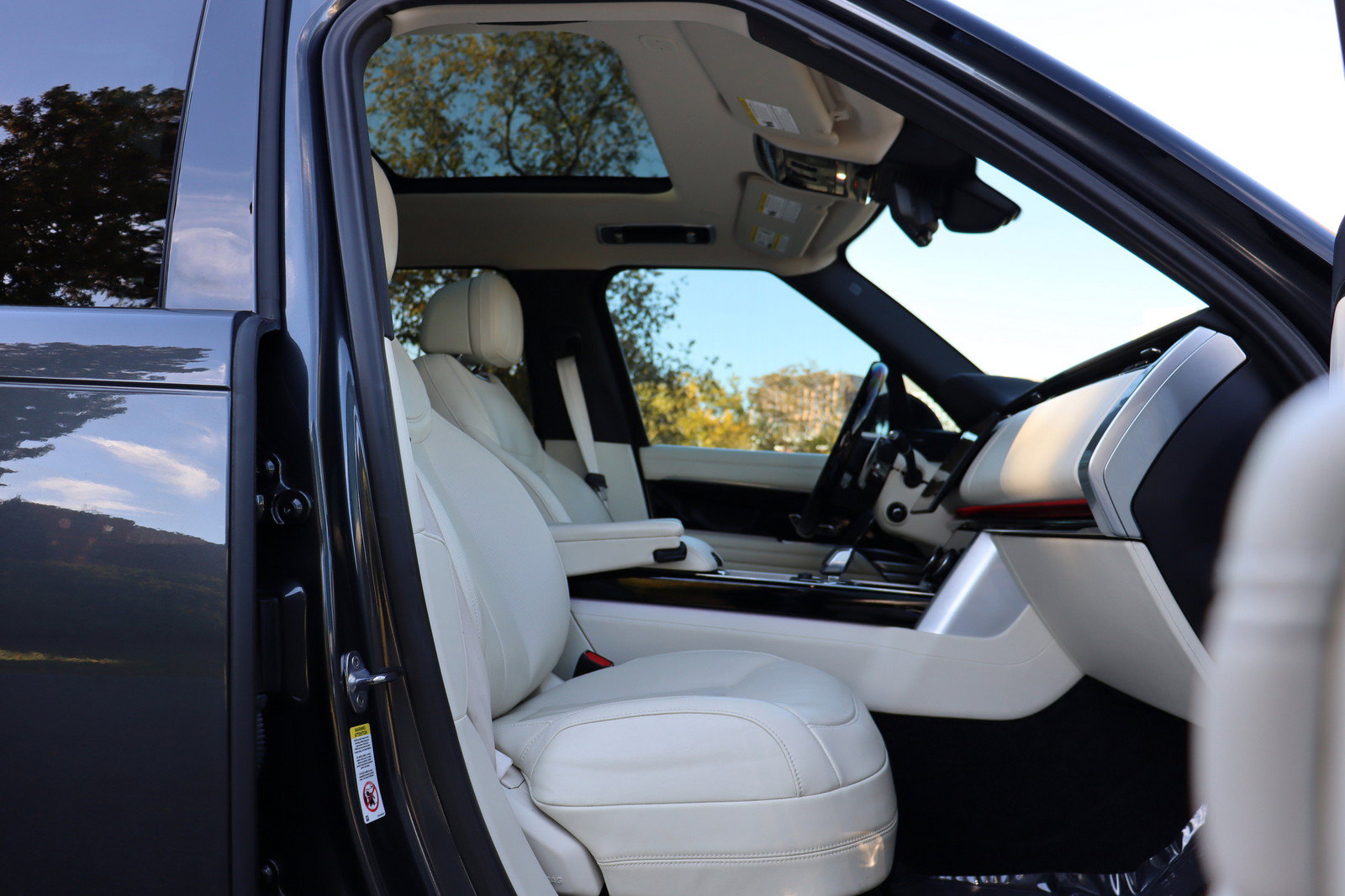Used 2023 Land Rover Range Rover SE AWD/4WD image 20