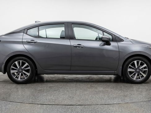 Used 2025 Nissan Versa SV FWD image 11