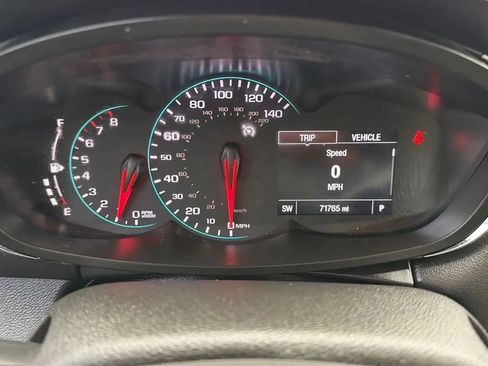 Used 2020 Chevrolet Trax LT w/ Sun & Sound Package FWD image 16
