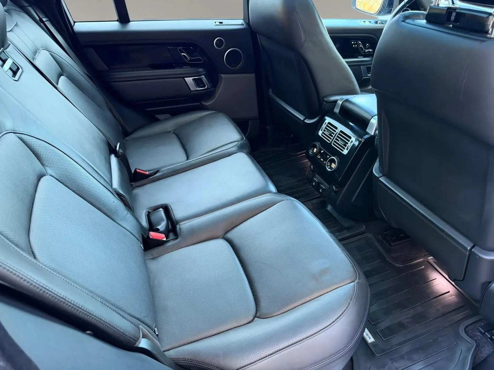 Used 2018 Land Rover Range Rover HSE AWD/4WD image 27