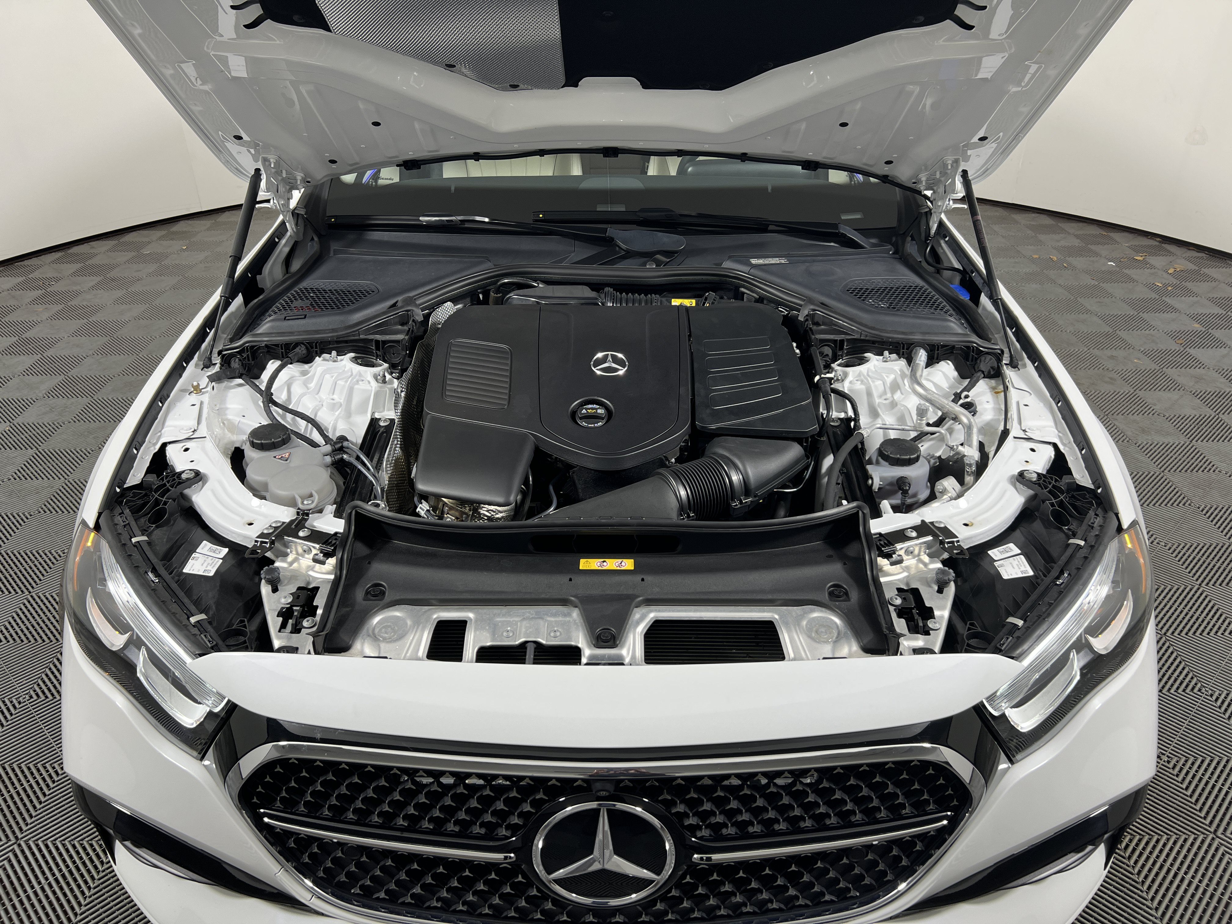 Used 2024 Mercedes-Benz E 350 4MATIC Sedan image 20