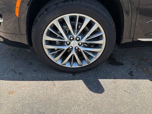 Used 2025 Buick Enclave Avenir w/ Super Cruise Package AWD/4WD image 6